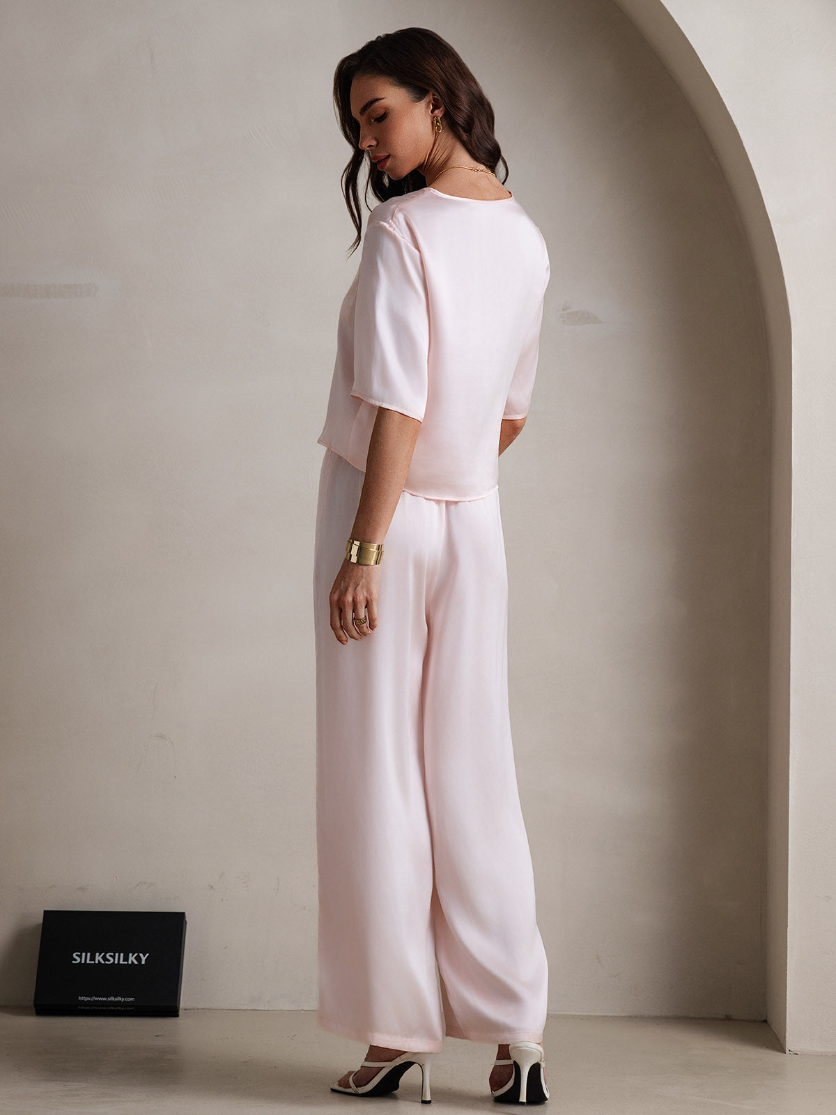 Women's Pure Silk Half Sleeve Round Neck Pajamas Set