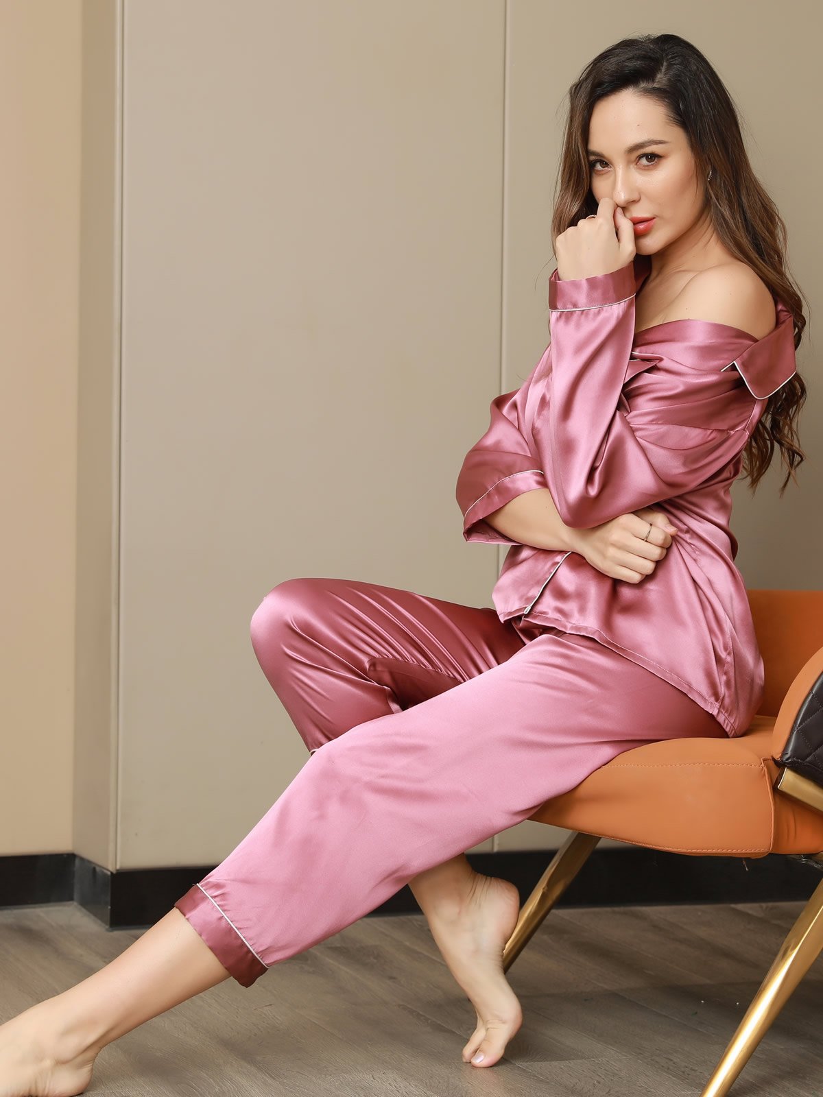 Women's Pure Silk Long Sleeve Button Up Pajamas Set
