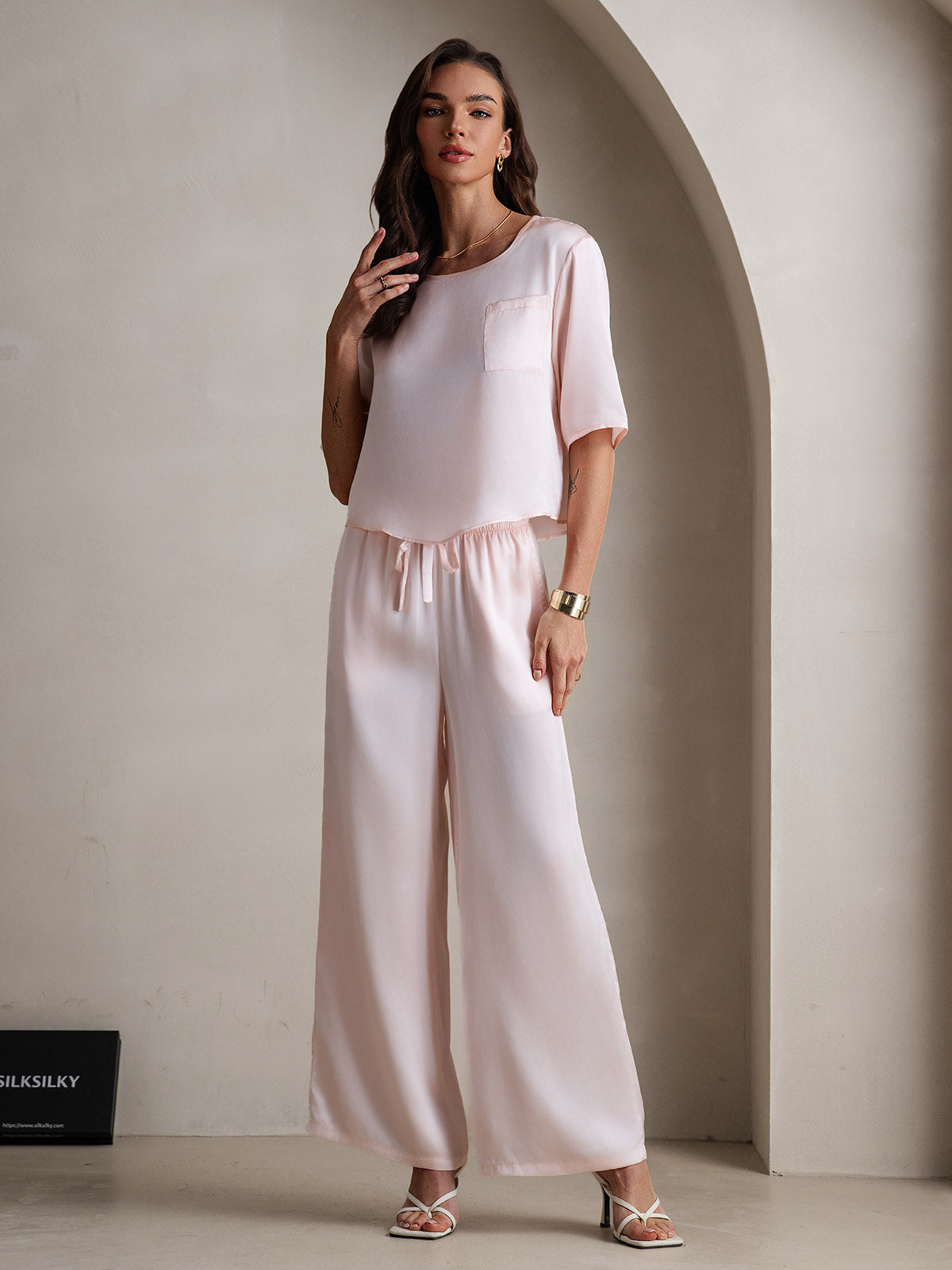 Women's Pure Silk Half Sleeve Round Neck Pajamas Set