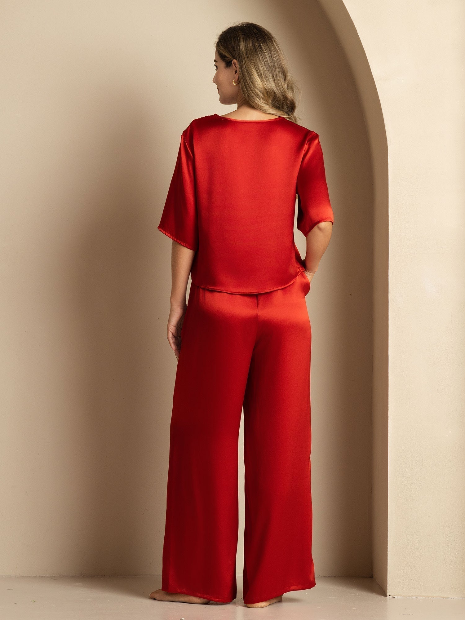 Women's Pure Silk Half Sleeve Round Neck Pajamas Set