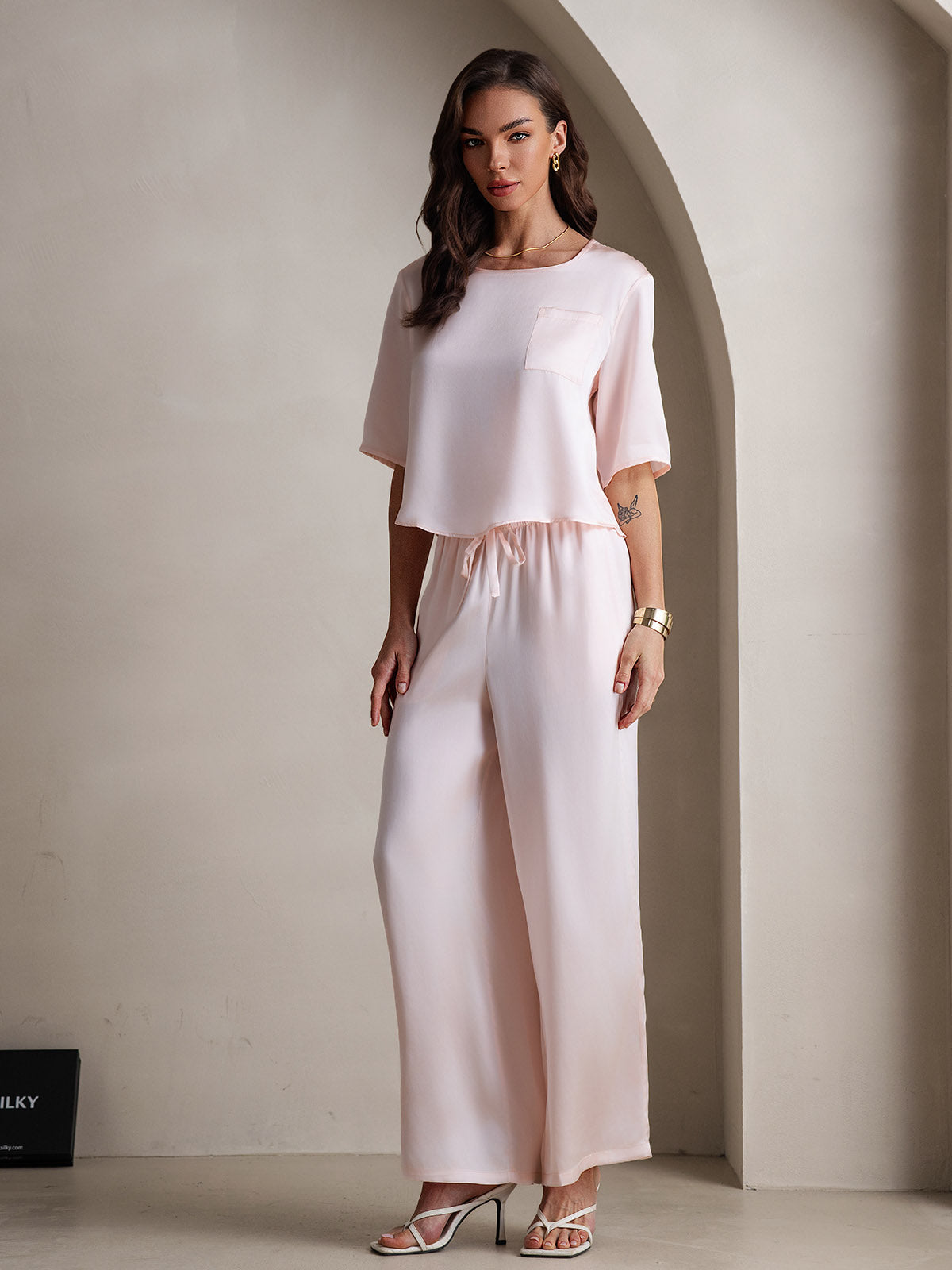 Women's Pure Silk Half Sleeve Round Neck Pajamas Set